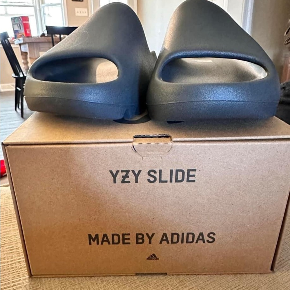 adidas Yeezy Slides - Slate Grey